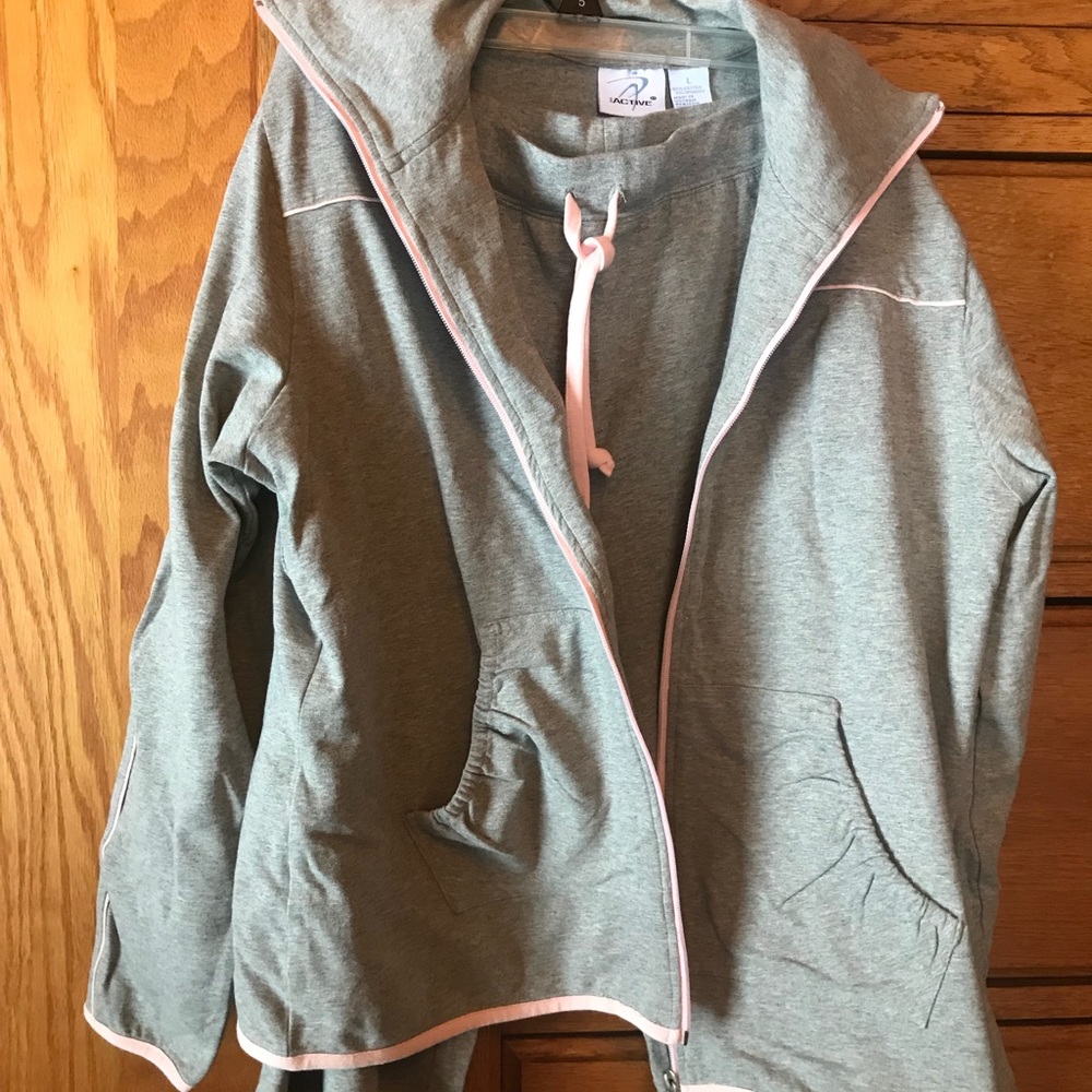 2 PC SET - Capri/Jacket sweatsuit set